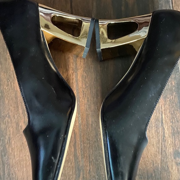 Classique Pumps - Picture 2 of 4